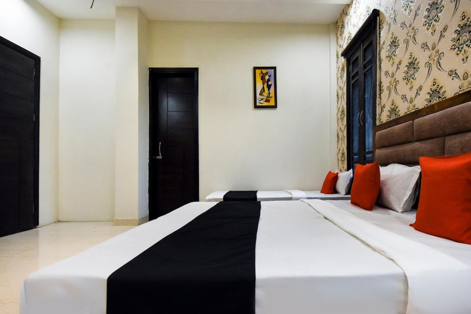 Collection O Avera Hotel 4*