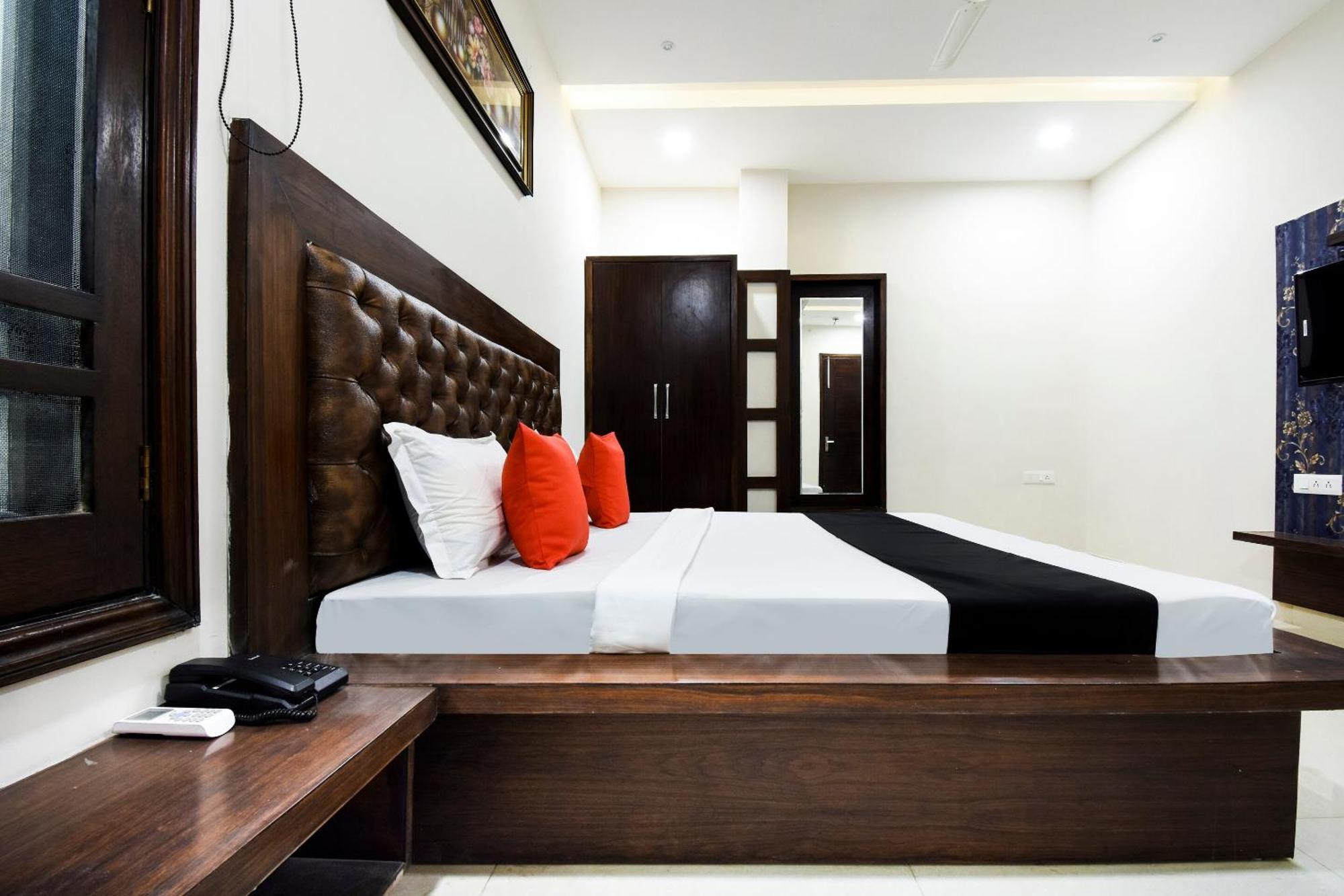 Collection O Avera Hotel